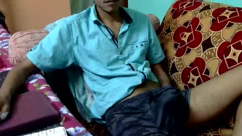 Snapshot of indian_bengali_boy chatting on 15, 10, 2025 Suman Leo online show from 15, 10, 2025