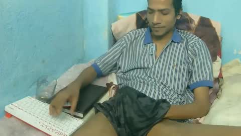 Snapshot of indian_bengali_boy chatting on 29, 11, 2025 Suman Leo online show from 29, 11, 2025