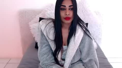 Jazmin online show from 13, 7, 2026