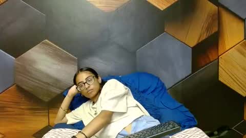 Snapshot of indianarmani chatting on 6, 2, 2025 Armani online show from 6, 2, 2025