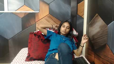 Snapshot of indianarmani chatting on 7, 2, 2025 Armani online show from 7, 2, 2025