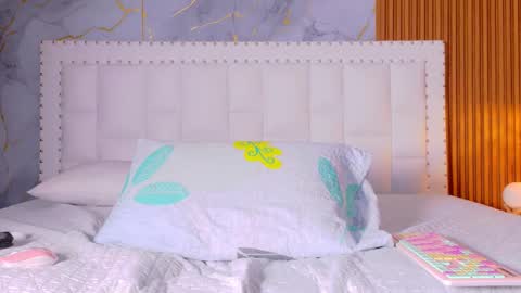 LITTLE AINHOA  online show from 28, 10, 2025