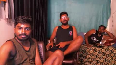 Snapshot of indiandesiguys2023 chatting on 18, 9, 2025 indian guys for you online show from 18, 9, 2025