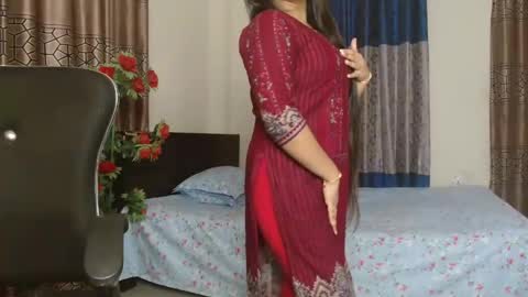 Snapshot of indiantina chatting on 24, 11, 2025 tina online show from 24, 11, 2025