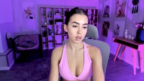 Snapshot of indigofaerly chatting on 21, 10, 2025 INDIGO online show from 21, 10, 2025