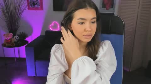 Snapshot of indigofaerly chatting on 22, 11, 2025 INDIGO online show from 22, 11, 2025