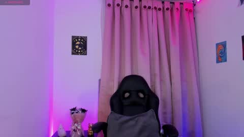 Snapshot of indra_cam chatting on 5, 11, 2025 Diana online show from 5, 11, 2025