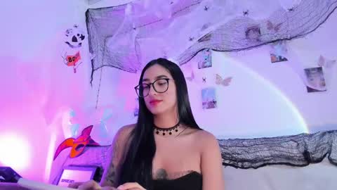 Snapshot of ineedmydaddy_ chatting on 13, 10, 2025 Luna online show from 13, 10, 2025