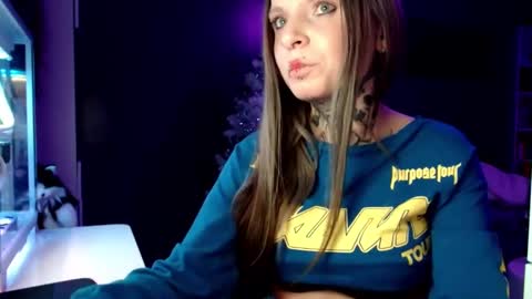 Snapshot of inesdesire chatting on 7, 1, 2025 InesDesire online show from 7, 1, 2025