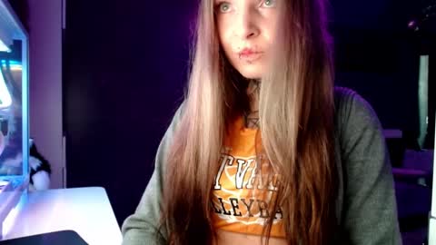 Snapshot of inesdesire chatting on 5, 2, 2025 InesDesire online show from 5, 2, 2025