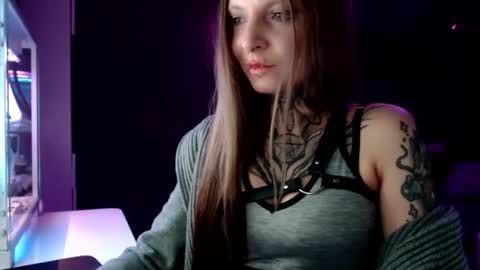 Snapshot of inesdesire chatting on 12, 2, 2025 InesDesire online show from 12, 2, 2025