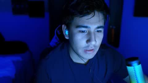 Iagust  online show from 12, 4, 2026