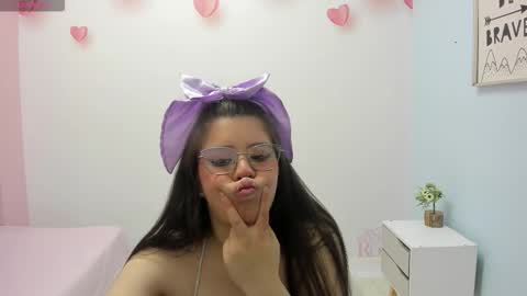 Snapshot of ingrid_casas chatting on 9, 10, 2025 Ingrid petite online show from 9, 10, 2025