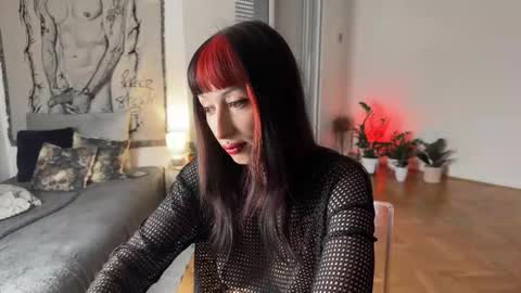 Xenia online show from 28, 9, 2025