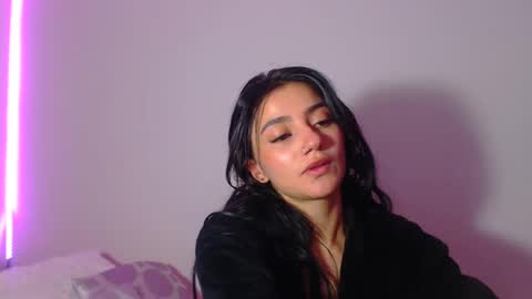 Snapshot of innocent_fox chatting on 4, 10, 2025 Abril online show from 4, 10, 2025