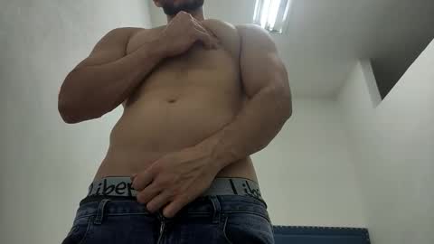 Snapshot of insistente chatting on 14, 12, 2025 INSTAGRAM camilodlx online show from 14, 12, 2025