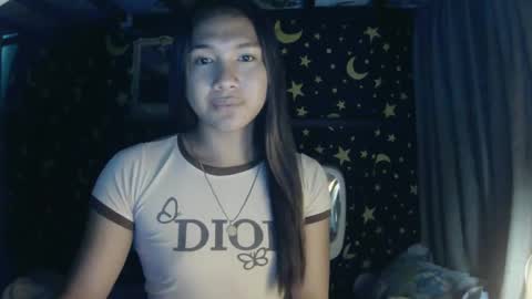 Snapshot of insulting_whoreifica chatting on 13, 1, 2025 MAXINE online show from 13, 1, 2025