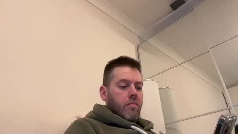 Snapshot of interestedhun chatting on 25, 1, 2025 InterestedHun online show from 25, 1, 2025