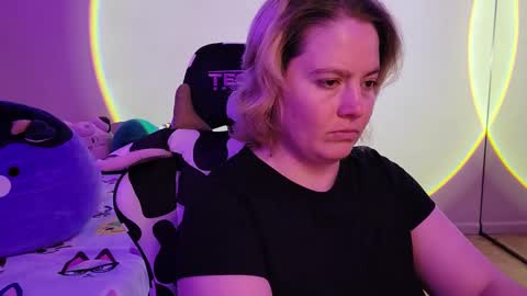 Faye online show from 4, 2, 2025