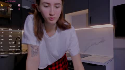 Snapshot of internetsexplorer chatting on 13, 12, 2024 Bernadette Join online show from 13, 12, 2024