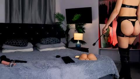 inviting_tina online show from 7, 3, 2025