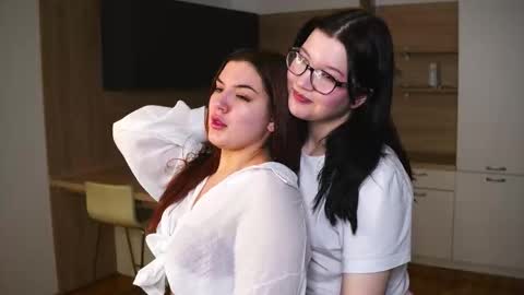 Alex glasses  Emily online show from 18, 12, 2025