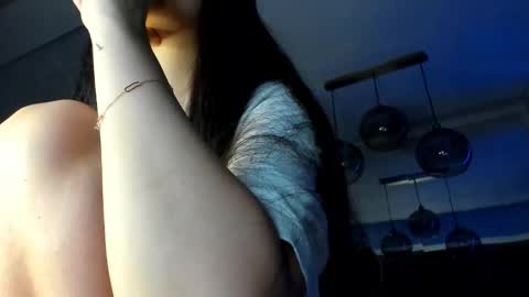 Snapshot of irenevon chatting on 14, 10, 2025 Ir s room online show from 14, 10, 2025