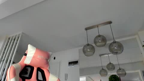 Snapshot of irenevon chatting on 18, 10, 2025 Ir s room online show from 18, 10, 2025