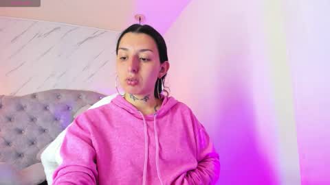 iris_77 online show from 3, 11, 2025