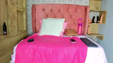 Snapshot of iris_charlotte chatting on 10, 2, 2025 Hot Charlotte online show from 10, 2, 2025