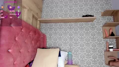 Snapshot of iris_charlotte chatting on 4, 10, 2025 Hot Charlotte online show from 4, 10, 2025