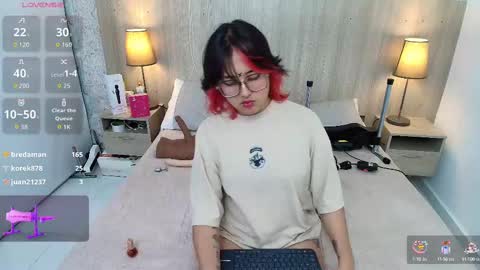 Snapshot of iris_gomez chatting on 8, 10, 2025 Iris online show from 8, 10, 2025