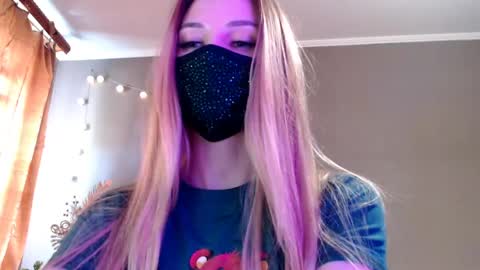 Snapshot of iris_lave chatting on 4, 5, 2026 Lily online show from 4, 5, 2026