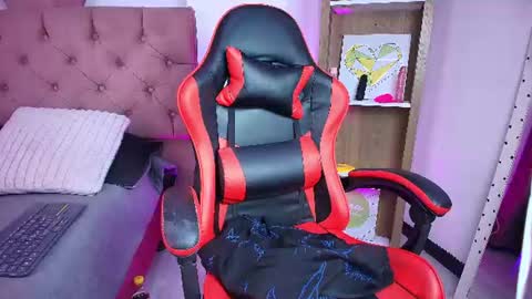iris_roses online show from 8, 7, 2026