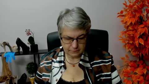 I R I S online show from 12, 12, 2024