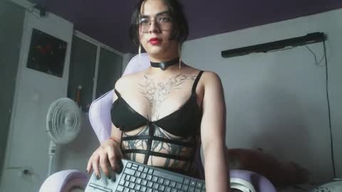Camilla online show from 27, 1, 2025