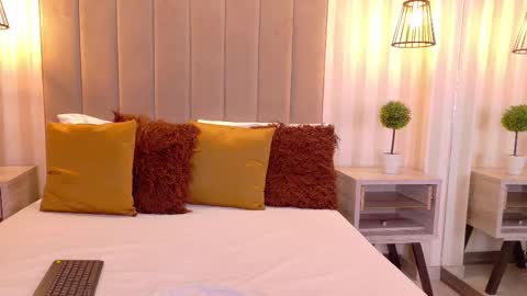 Iris  online show from 14, 12, 2025