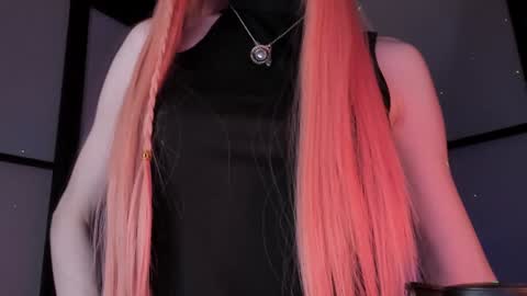 Miss Iris Fansly Miss Iris new inst.  online show from 6, 12, 2024