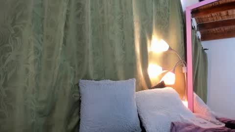 Snapshot of iriss_25 chatting on 3, 3, 2025 iris online show from 3, 3, 2025