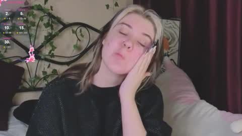 I am Cutie Iris3 online show from 4, 12, 2025