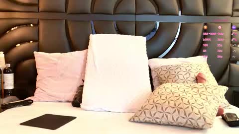 Iris online show from 10, 3, 2026