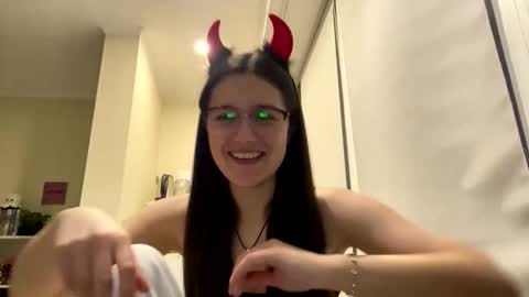 irisss31 online show from 8, 5, 2026