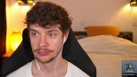 Snapshot of ironthud chatting on 23, 9, 2025 Sam online show from 23, 9, 2025