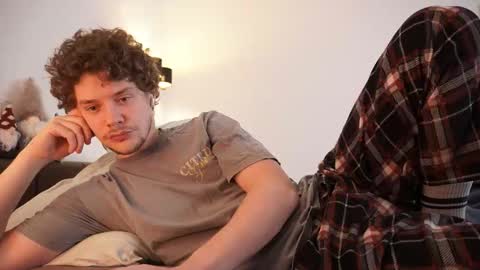 Snapshot of ironthud chatting on 29, 11, 2025 Sam online show from 29, 11, 2025