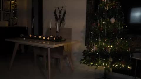 isa_____ online show from 5, 12, 2025