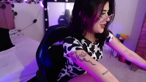 isabela online show from 8, 11, 2025