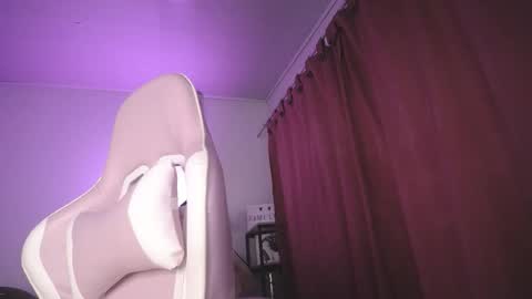 Isabella  online show from 15, 12, 2025