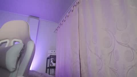 Isabella  online show from 18, 12, 2025