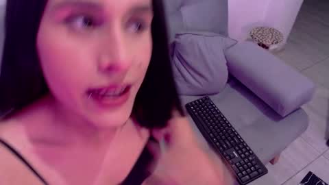 Isabella Hall online show from 22, 12, 2024