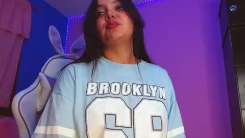 Snapshot of isa_jones1 chatting on 5, 12, 2025 isa_jones1 online show from 5, 12, 2025